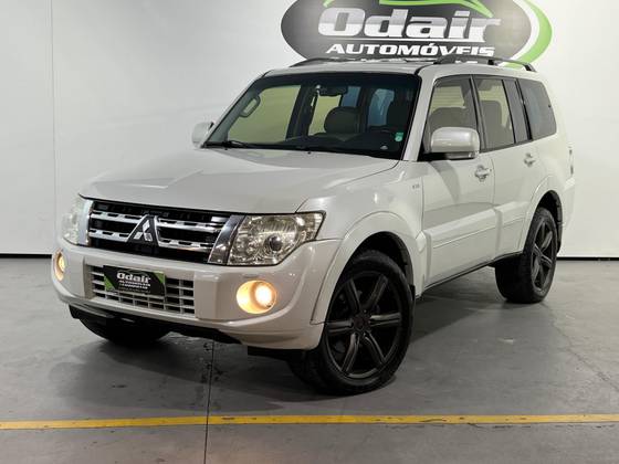 MITSUBISHI PAJERO FULL 3.2 HPE 4X4 16V TURBO INTERCOOLER DIESEL 2P AUTOMÁTICO